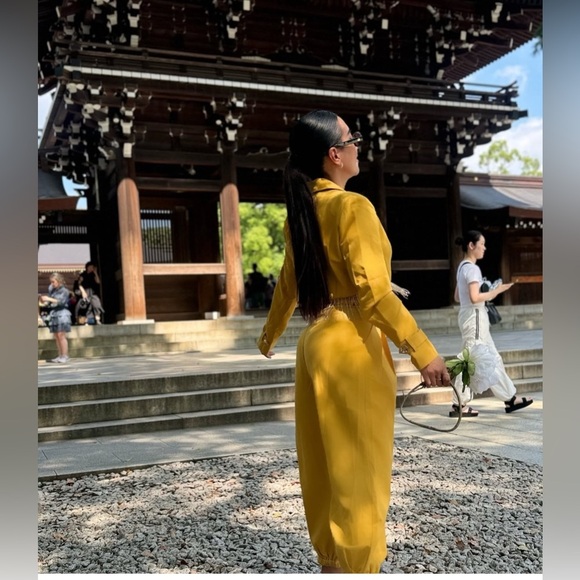 NWT Vibrant Yellow Jogger Pants - Picture 2 of 10